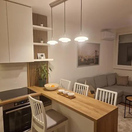 Royal Novi Mercator * Bělehrad